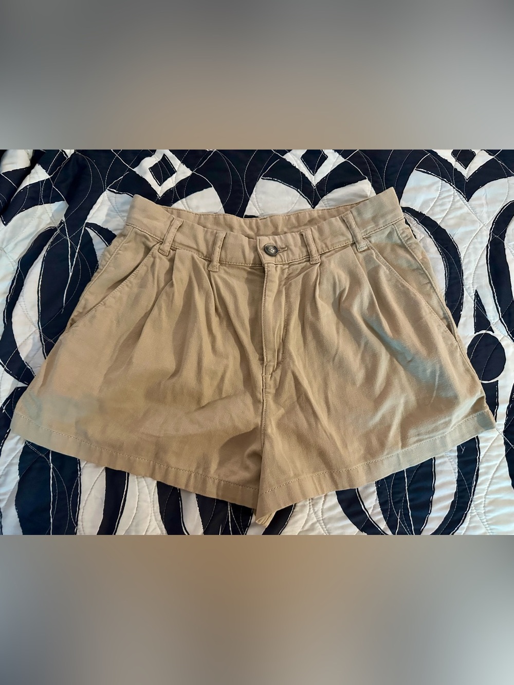 Free People Pleated Khaki/Tan High-Rise Cotton Shorts size 4 NWOT